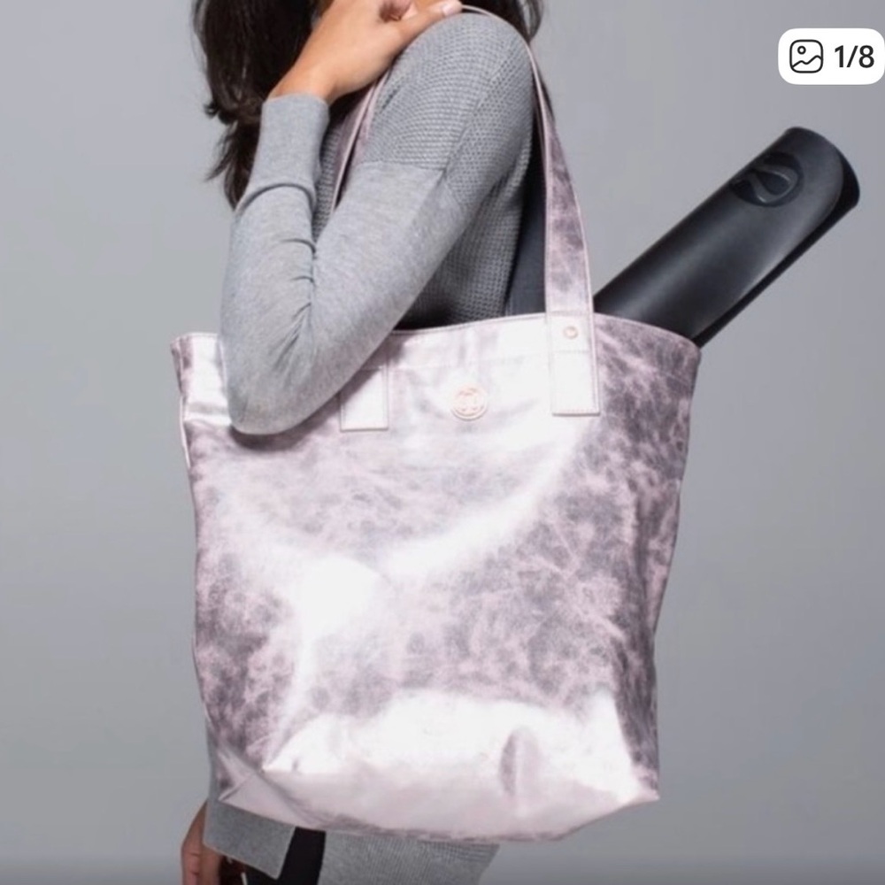 Lululemon Reversible Mantra Tote Bag - Picture 2 of 5